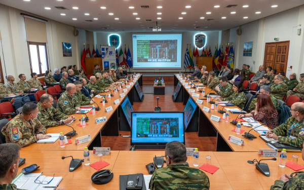 Θεσσαλονίκη: Ιστορίες καθημερινής επιβίωσης από πολεμικούς ανταποκριτές