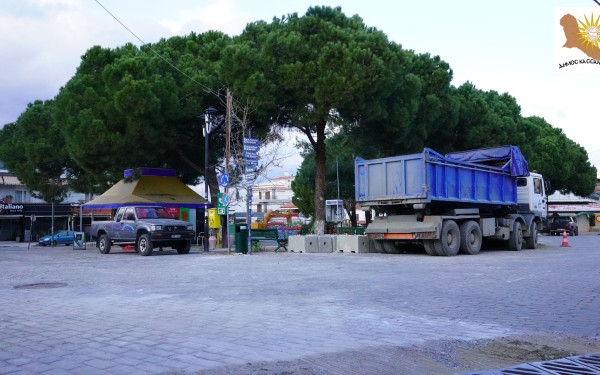 Χαλκιδική: Ολοκληρώνεται το λίφτινγκ στην πλατεία Χανιώτης - Δείτε φωτογραφίες