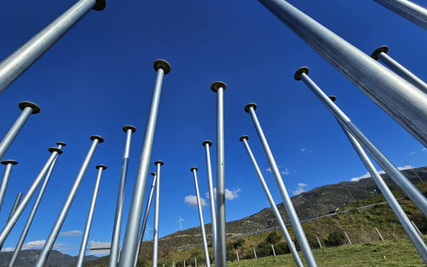 Ερώτηση Κυρ. Μάλαμα «για τον βανδαλισμό και την κλοπή του γλυπτού "58 Καρφιά"» στα Τέμπη