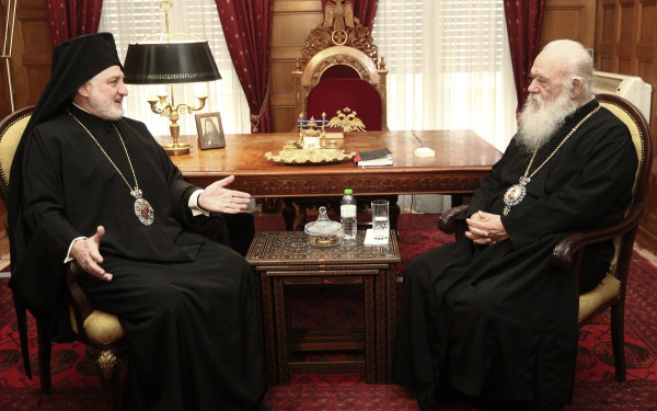 Ιερώνυμος για παιδιά ομόφυλων ζευγαριών: «Όταν μεγαλώσουν θα αποφασίσουν μόνα τους αν θέλουν να βαπτιστούν» (βίντεο & φωτ.)