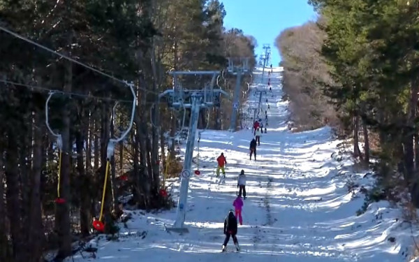 Σέρρες: Άνοιξε το χιονοδρομικό κέντρο «Λαϊλιά»