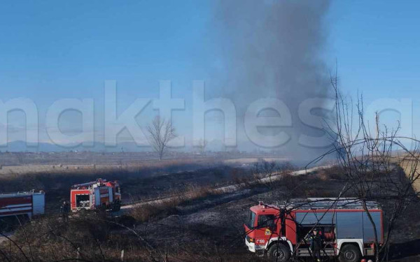 Θεσσαλονίκη: Υπό μερικό έλεγχο η φωτιά στα Νέα Μάλγαρα - Άνοιξε η ΠΑΘΕ - Δείτε φωτογραφίες
