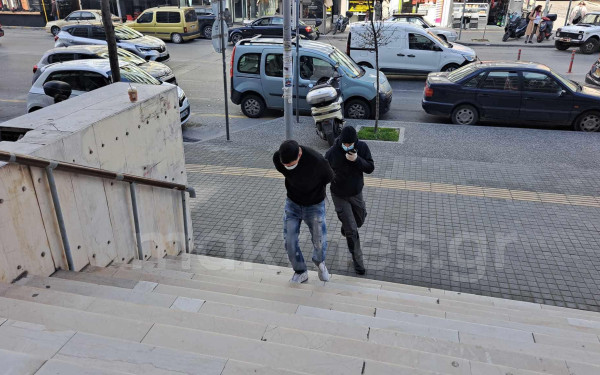 Θεσσαλονίκη: Παραδόθηκε στις αρχές ο φίλος του 25χρονου τράπερ που ξυλοκόπησε φοιτητή (βίντεο)