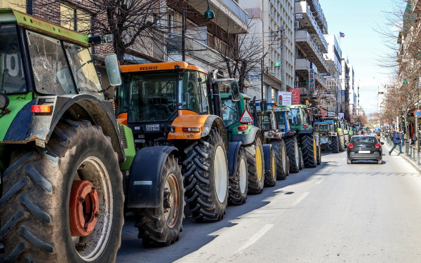 Χωρίς κοινή γραμμή μετά τις συνελεύσεις οι αγρότες: Αποκλιμάκωση στη Βόρεια Ελλάδα - Συνεχίζουν οι Θεσσαλοί