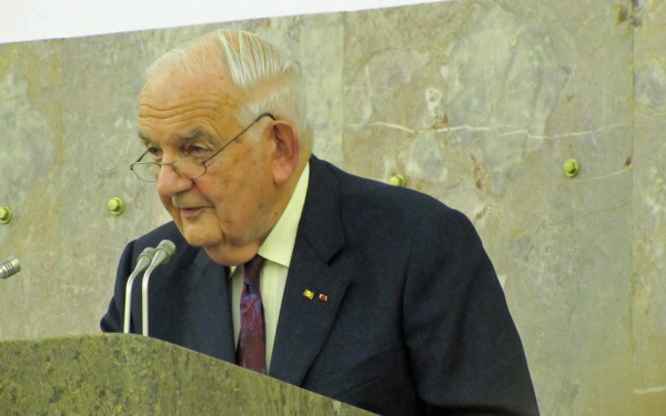 Γαλλία: Πέθανε ο Αλφρέντ Γκροσέ, συγγραφέας και φυσιογνωμία της γαλλογερμανικής συμφιλίωσης