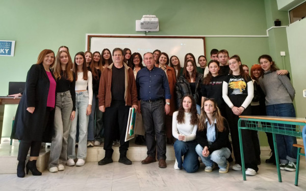 Γενικό Λύκειο Αγιάς: Ένα μάθημα με τον Θανάση Παπακωνσταντίνου