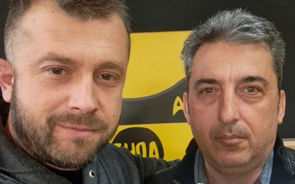 Συγκλονιστική στιγμή: Πατέρας ανανέωσε τη συνδρομή του γιου του στον ΑΣ Άρης που «έφυγε» στα Τέμπτη