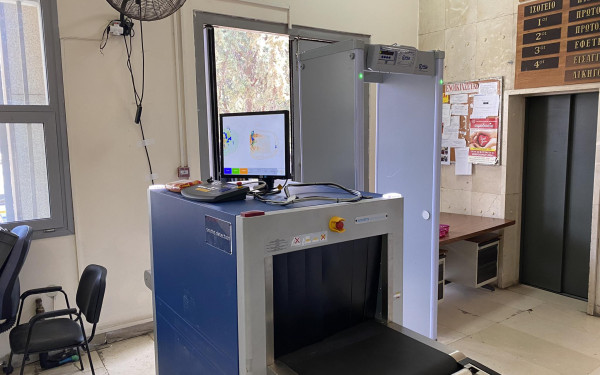 Θεσσαλονίκη: Νέα μαγνητική πύλη τέθηκε σε λειτουργία στα δικαστήρια μετά την απειλή για βόμβα