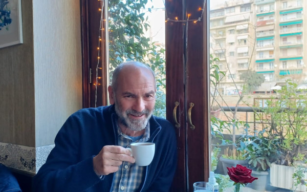 Πρωινός καφές με τον Ακύλλα Καραζήση (βίντεο)