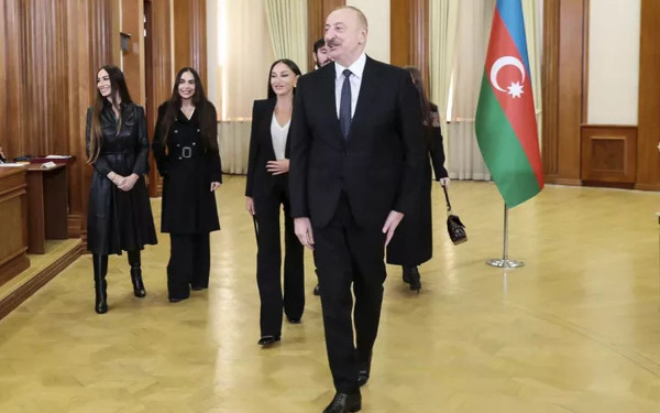 Αζερμπαϊτζάν: Ο πρόεδρος της χώρας επιβεβαίωσε έμμεσα τη διεξαγωγή μυστικής συνάντησης Ρώσων και Γερμανών αξιωματούχων στο Μπακού