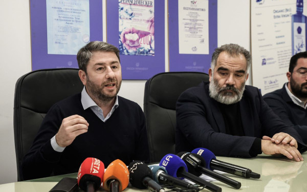 Ν. Ανδρουλάκης στη συνάντηση με αγρότες στο Ηράκλειο: Τα μέτρα της κυβέρνησης έχουν μόνο στόχο να γυρίσουν τα τρακτέρ πίσω