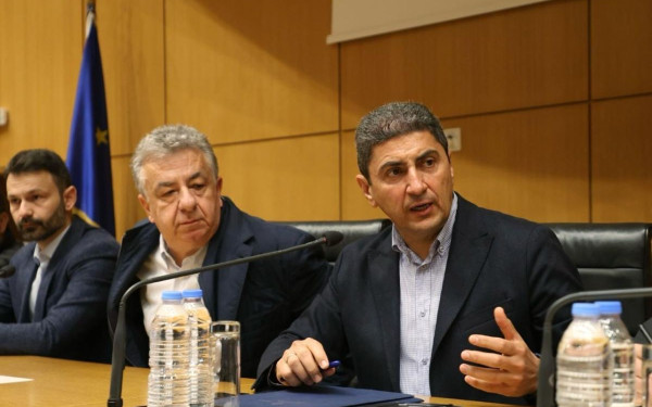 Αυγενάκης προς αγρότες: Δεν είμαστε απέναντι - Είμαστε στην ίδια πλευρά της όχθης και ως κυβέρνηση πασχίζουμε για την επίλυση των προβλημάτων