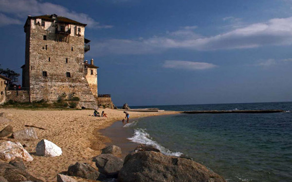 Χαλκιδική: Καινοτόμο πρόγραμμα διακοπών για Καναδούς μεταλλωρύχους από τον Δ. Αριστοτέλη