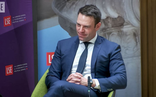 Κασσελάκης: Είναι υποχρέωση της Πολιτείας η θεσμική αναγνώριση του όρου «γυναικοκτονία»