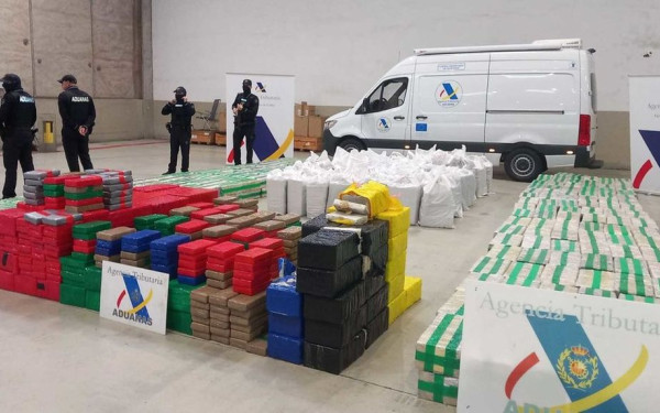 Το κοντέινερ που μετέφερε μια... γεννήτρια έκρυβε τελικά 8 τόνους κοκαΐνης (βίντεο)