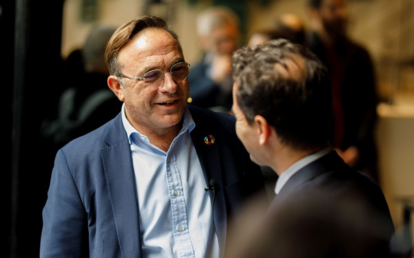 Ανακοίνωσε το κόμμα του ο Πέτρος Κόκκαλης: Πού τοποθετείται το «Κόσμος» στο πολιτικό φάσμα (βίντεο)