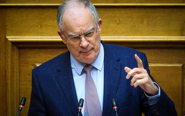 Κ. Τασούλας σε Φάμελλο: Το Σύνταγμα δεν επιτρέπει συζήτηση προτάσεων νόμου με δημοσιονομικό κόστος