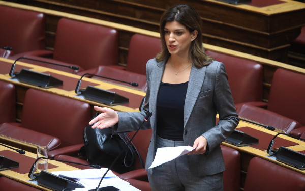 Κατ. Νοτοπούλου: Να μιλήσουμε και για τη γυναίκα αγρότισσα