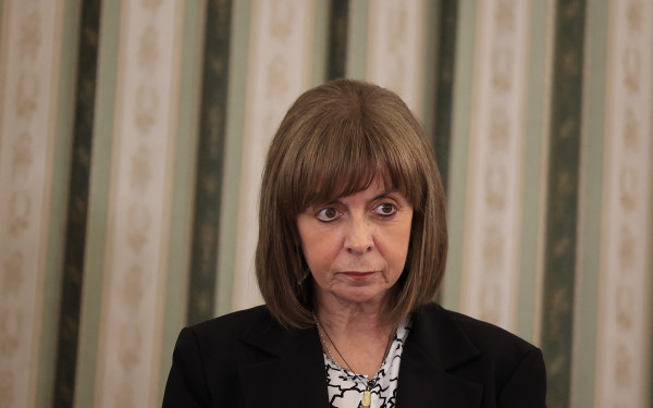 Σακελλαροπούλου για Τέμπη: Ένα χρόνο μετά η οδύνη παραμένει αμείωτη και τα ερωτήματα δίχως απάντηση