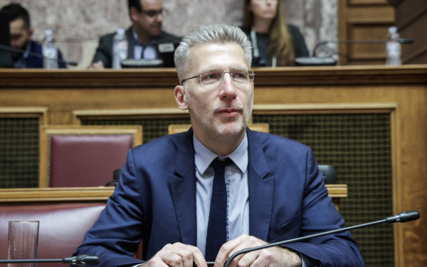 Άκης Σκέρτσος: Η ελληνική κυβέρνηση θα συνεργασθεί με όποιον πρόεδρο εκλεγεί στις ΗΠΑ