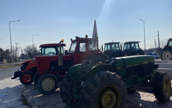 Αγρότες: Ολιγόλεπτος συμβολικός αποκλεισμός του δρόμου Νάουσας - Σκύδρας