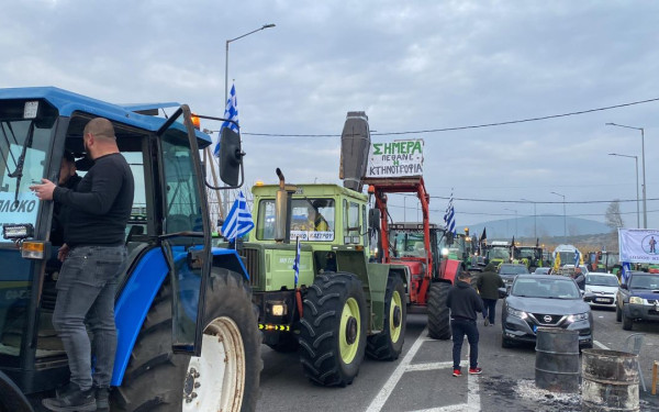 Αγρότες: Παρέλαση τρακτέρ σε πρωτεύουσες νομών - Κλείνουν τα σύνορα με Β. Μακεδονία, με το βλέμμα στις Βρυξέλλες