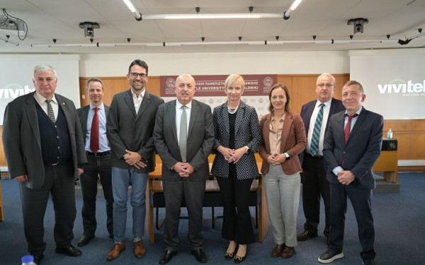 Θεσσαλονίκη: Συνάντηση για την ενεργειακή αναβάθμιση του «γυάλινου» κτιρίου της Σχολής Θετικών Επιστημών