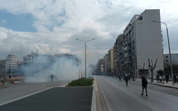Θεσσαλονίκη: Αναβλήθηκε η δίκη για τους τρεις συλληφθέντες στα επεισόδια από την πορεία για τα Τέμπη