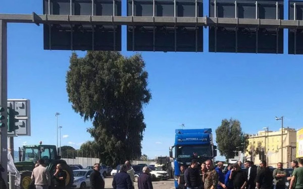 Προσβεβλημένοι δηλώνουν οι Ιταλοί αγρότες - Ζήτησαν να δουν τη Μελόνι και δεν πήραν καν απάντηση