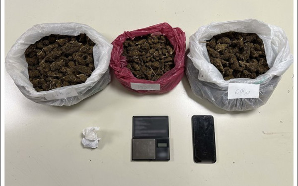 Θεσσαλονίκη: 28χρονος έκρυβε στο σπίτι πάνω από ένα κιλό κάνναβης