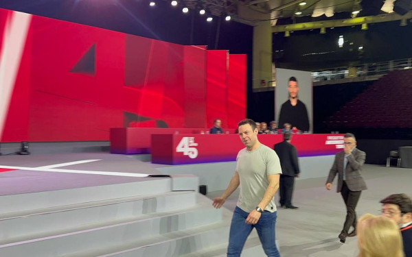 Κασσελάκης σε συνέδρους που ζητούν αναβολή των εκλογών: «Παιδιά, η ζημιά έχει γίνει και δεν φταίω εγώ» (βίντεο)