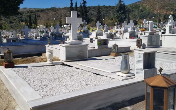 Λάρισα - Μακάβρια εικόνα μετά τις πρώτες εκταφές: Άσηπτοι οι νεκροί του κορονοϊού