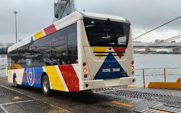 Θεσσαλονίκη: Βγήκαν στο λιμάνι τα ηλεκτρικά λεωφορεία από την Κίνα - Δείτε βίντεο