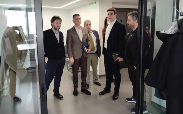 Θεσσαλονίκη: Στο ανακαινισμένο βιοκλιματικό κτίριο της ΕΥΑΘ ο Μ. Μπεκίρης