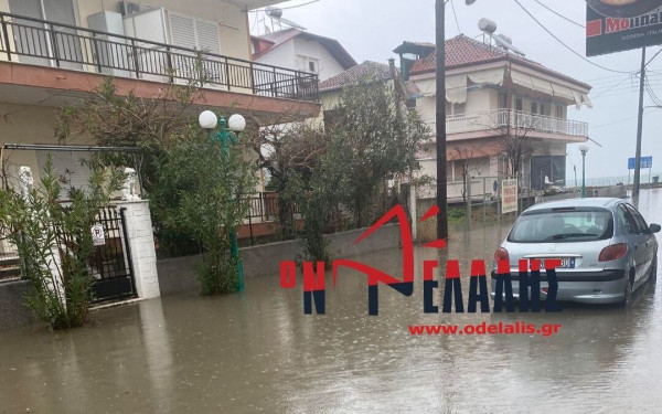 Πλημμύρισε η παραλία Κατερίνης (βίντεο, φωτ.)