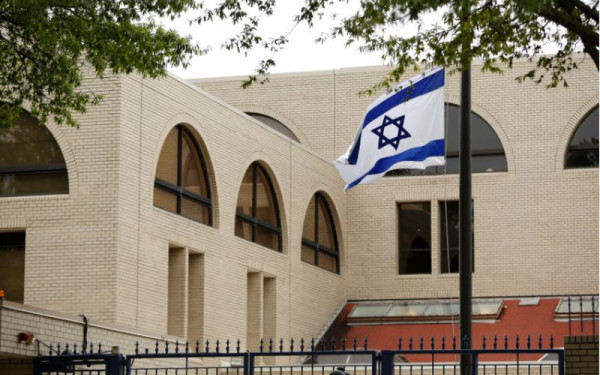 ΗΠΑ: Μέλος των ενόπλων δυνάμεων αυτοπυρπολήθηκε μπροστά στην πρεσβεία του Ισραήλ στην Ουάσιγκτον - Σοκαριστικό βίντεο