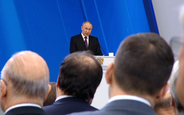 Ρωσία: Ο Πούτιν προειδοποιεί τη Δύση για τον κίνδυνο πυρηνικού πολέμου