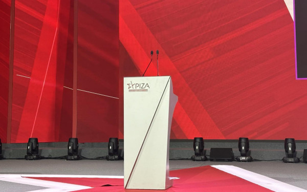 ΣΥΡΙΖΑ: Με αποβολές, ποινολόγιο, πλατφόρμες κι επικοινωνιακά μέτρα απαντά ο Κ. Μητσοτάκης στο κοινωνικό ζήτημα του σχολικού εκφοβισμού