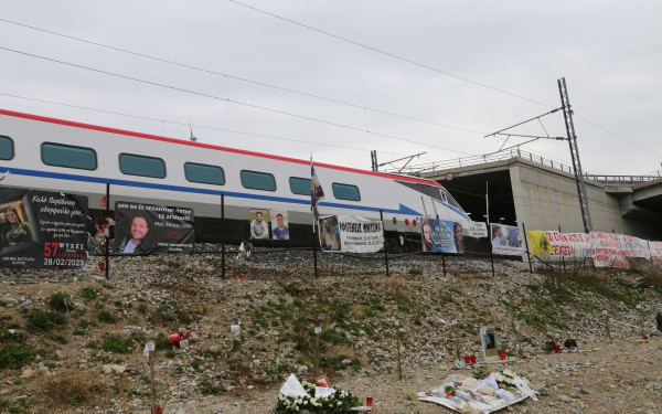 Δυστύχημα στα Τέμπη: «Τρία 24ωρα μετά, χώμα μεταφέρθηκε σε ιδιωτικό οικόπεδο» - Σοκαριστικές αποκαλύψεις από δικηγόρο των θυμάτων (βίντεο)