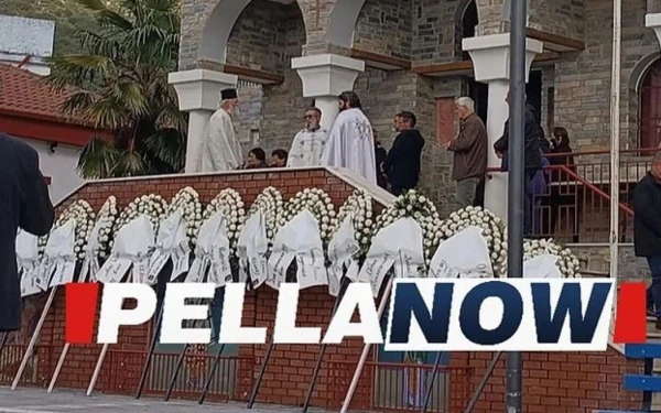 Πέλλα: Ανείπωτος πόνος στις κηδείες του 19χρονου και του 21χρονου