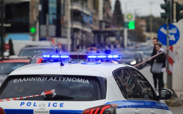 Θεσσαλονίκη: 63χρονος απείλησε 18χρονο ο οποίος μετά τον ξυλοκόπησε με ρόπαλο με τον πατέρα του