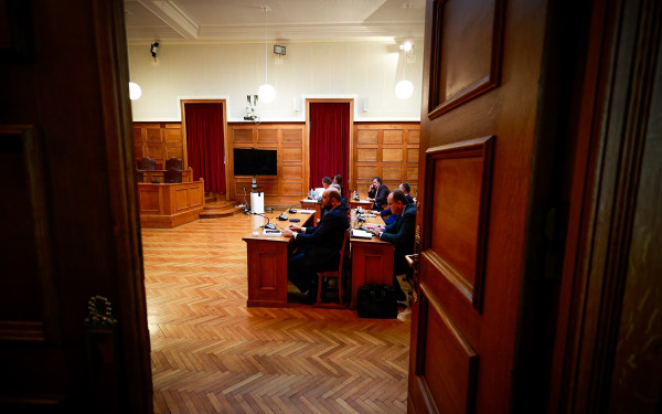 Εξεταστική ΟΠΕΚΕΠΕ: Οι αντιδράσεις των κομμάτων στους ισχυρισμούς του «Φραπέ»