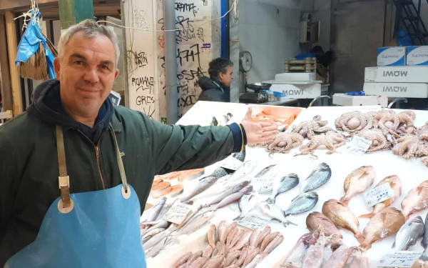 Θεσσαλονίκη: Ο τιμοκατάλογος της Σαρακοστής στο Καπάνι - Μικρές αυξήσεις στα θαλασσινά