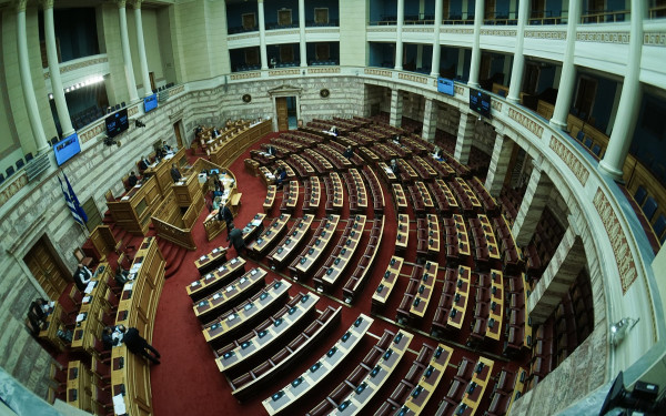 Βουλή - Συνήγορος του Πολίτη: Θ. Τζάκρη και Δ. Μπιάγκης αιτιολόγησαν το «παρών» ΣΥΡΙΖΑ και ΠΑΣΟΚ
