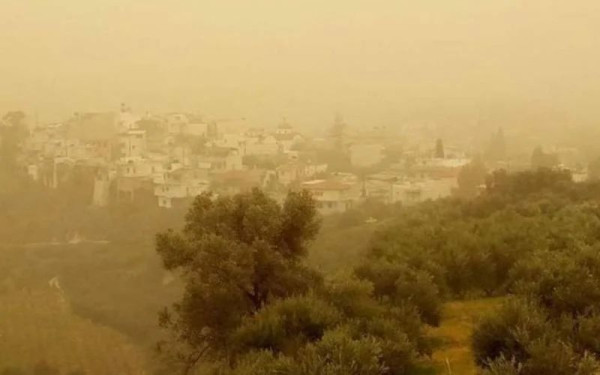 Καιρός: Ανεβαίνει ο υδράργυρος - Σκόνη από τη Σαχάρα σκεπάζει τη χώρα - Προειδοποιήσεις για τις ευπαθείς ομάδες