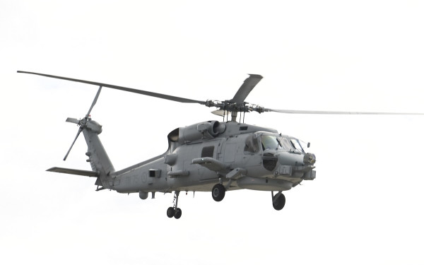 Ελικόπτερο του Πολεμικού Ναυτικού διέσωσε οκτώ ναυαγούς στα Κύθηρα