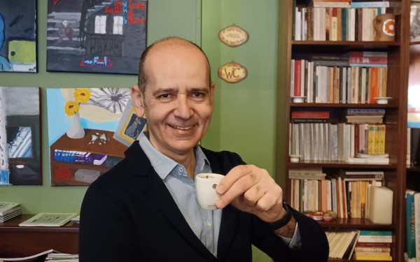 Πρωινός καφές με τον δημοσιογράφο Γιάννη Κοτσιφό (βίντεο)