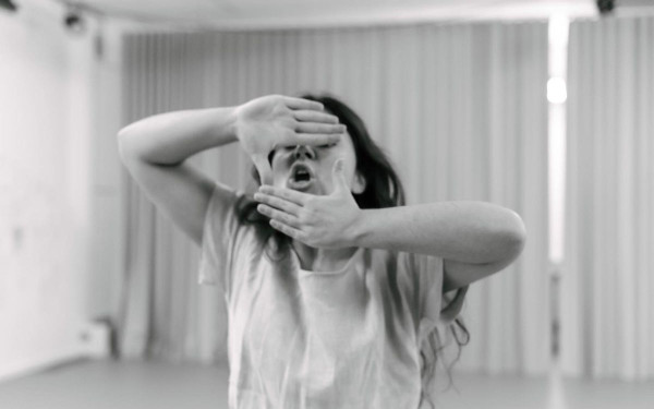 «UPWARD PANIC»: Μια σπουδή στην Εύα Palmer Σικελιανού για πρώτη φορά στη Θεσσαλονίκη