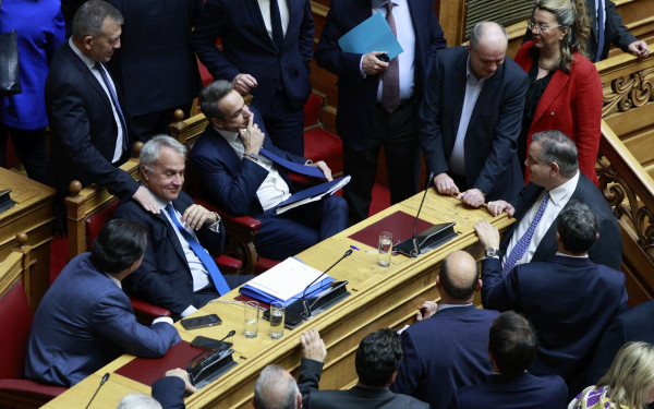 Με 159 «όχι» απορρίφθηκε η πρόταση δυσπιστίας στη Βουλή - Οι πρώτες αντιδράσεις