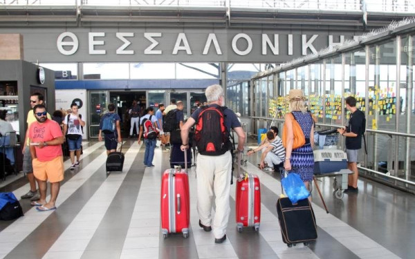 Αεροδρόμιο Μακεδονία: Επιβάτης υπό την επήρεια αλκοόλ «προσγείωσε» διερχόμενη πτήση